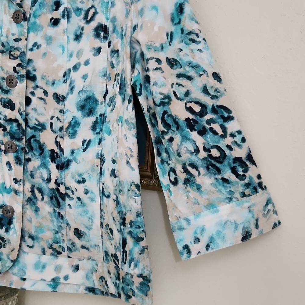 Chico's Blue Leopard Print Women's Jacket Pockets Medium Contemporary Office - Picture 3 of 8